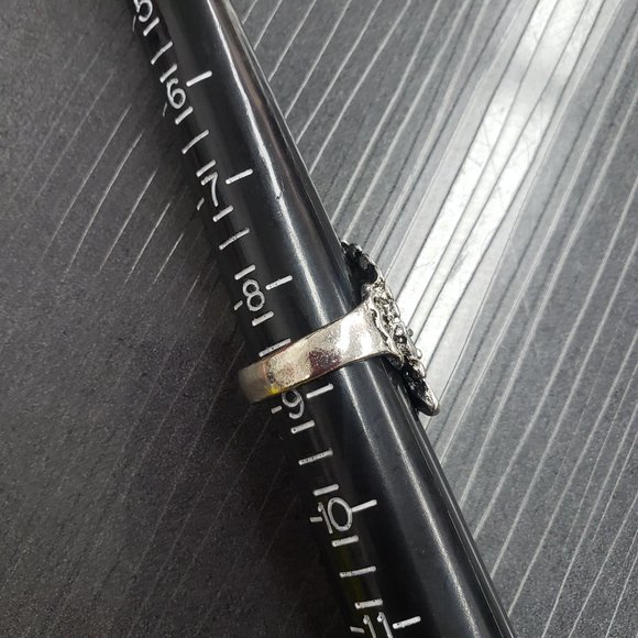 1/$10, 2/$15 -  Men's size 8.5 Silver-tone Skull Ring Fashion Jewelry - Picture 5 of 5